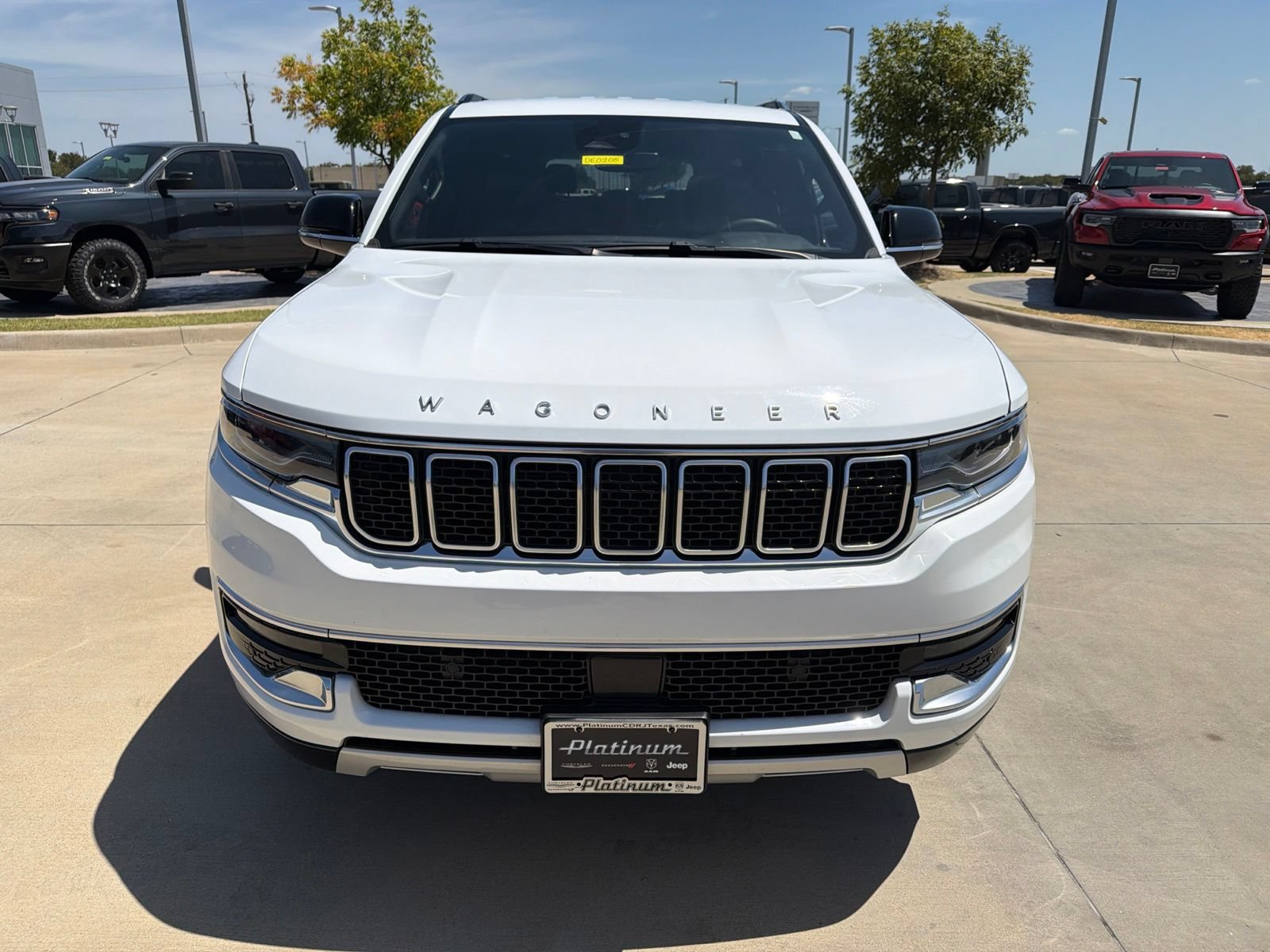 Used 2024 Jeep Wagoneer Series II w/ Flexible Seating Group RWD image 8