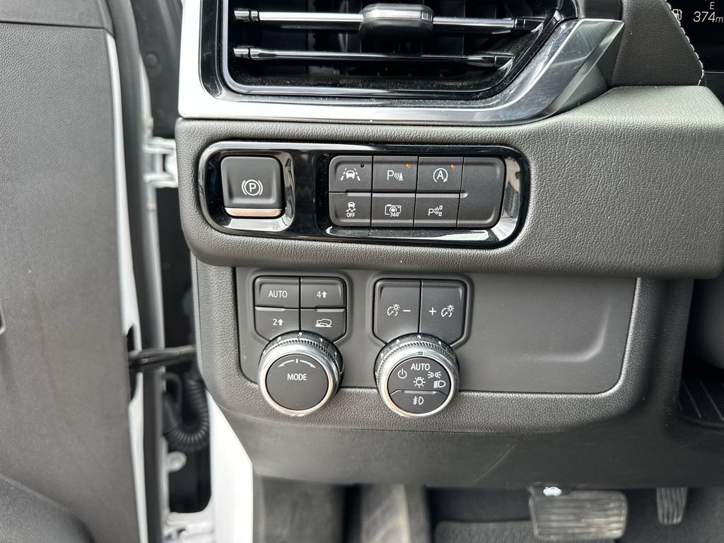 Certified 2025 GMC Yukon XL Denali AWD/4WD image 18