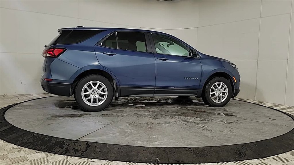 Certified 2024 Chevrolet Equinox LS w/ LS Convenience Package image 8