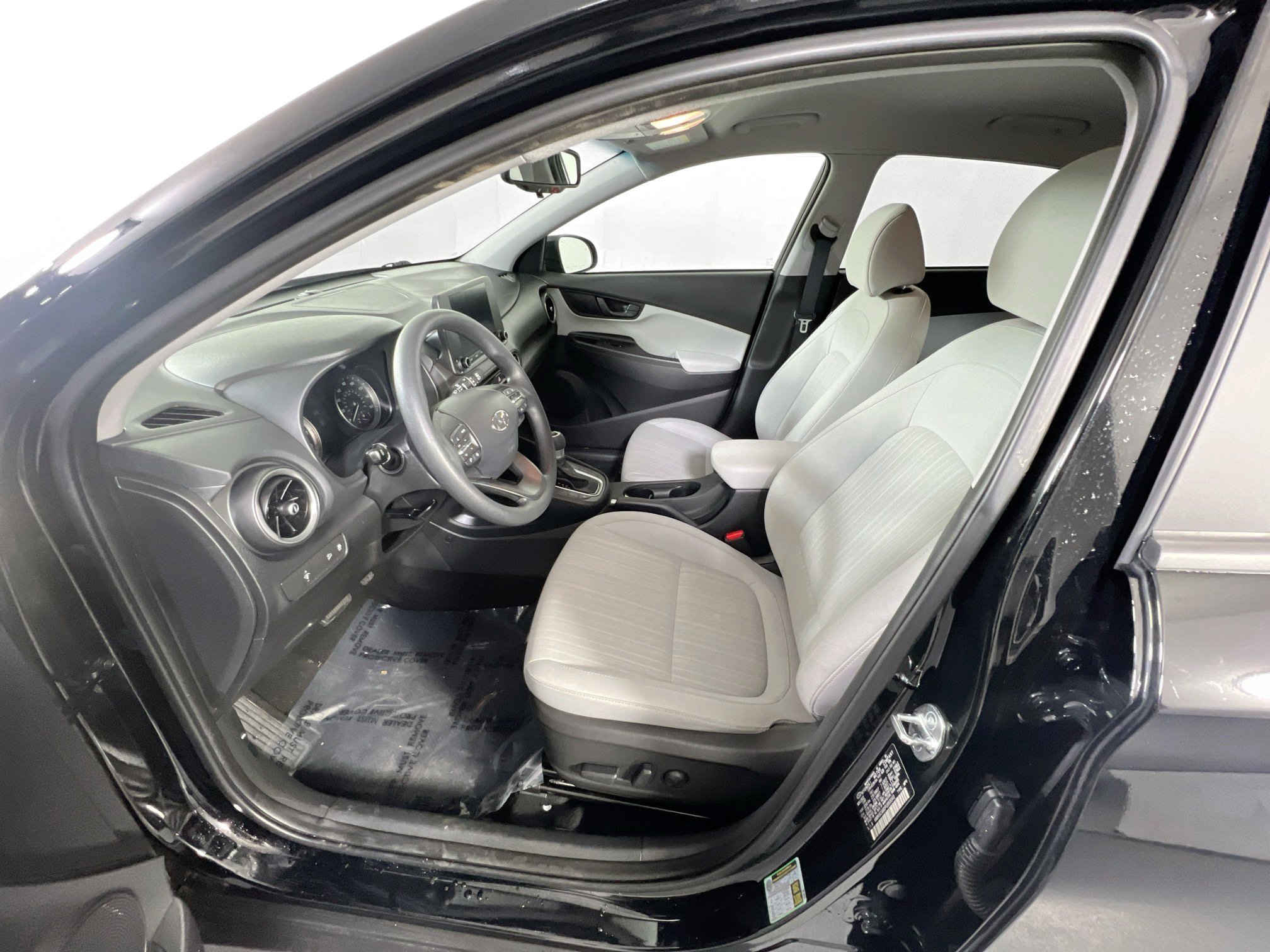 Used 2023 Hyundai Kona SEL w/ Cargo Package image 19