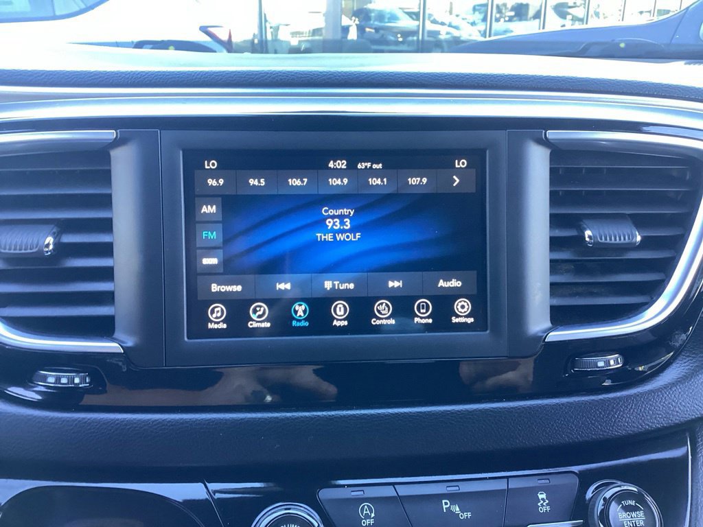Used 2019 Chrysler Pacifica Touring-L w/ S Appearance Package FWD image 22