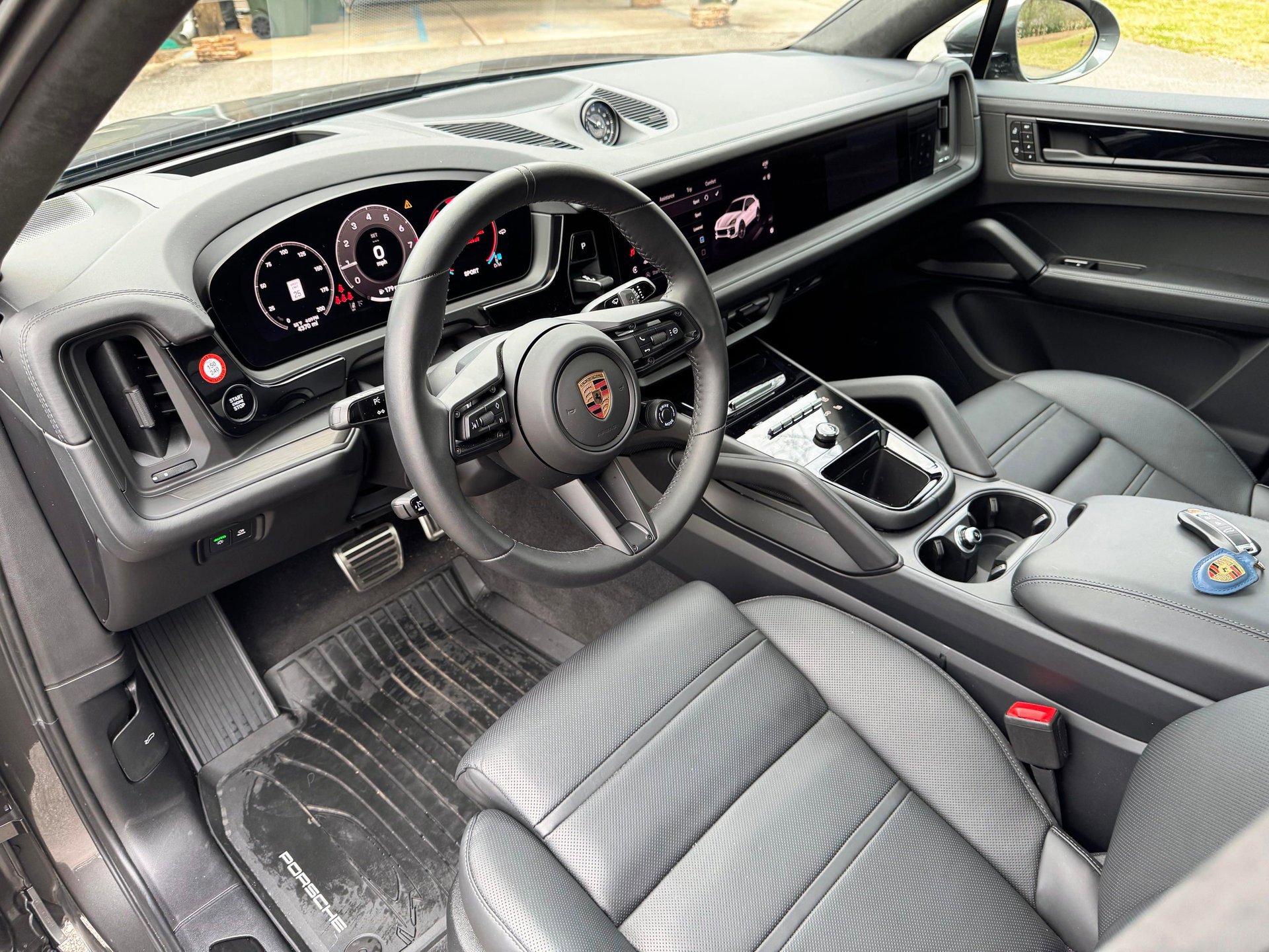Used 2025 Porsche Cayenne GTS image 14