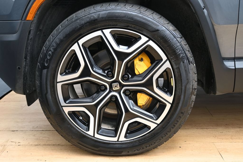 Used 2023 Rivian R1S Adventure Quad AWD/4WD image 10