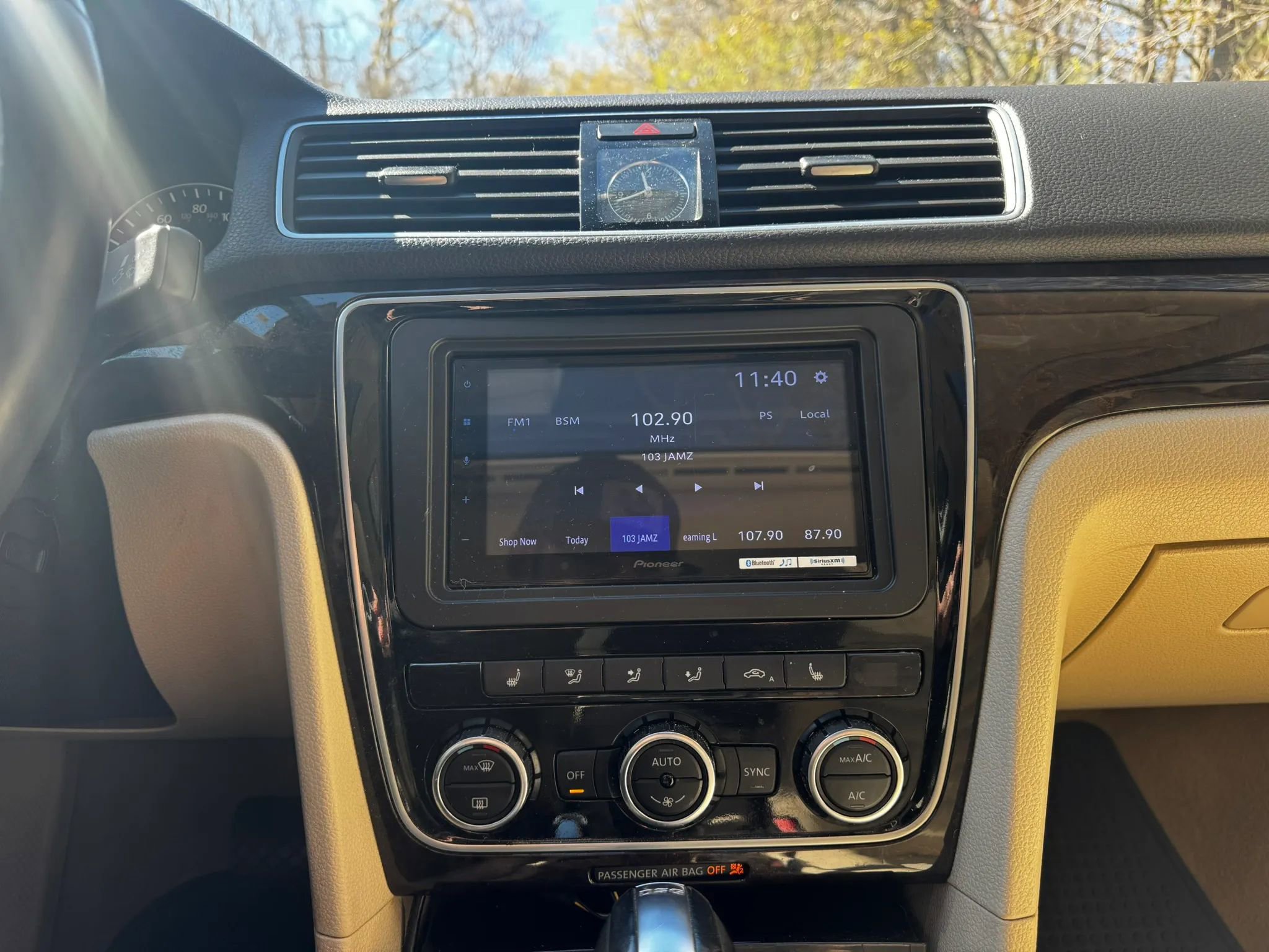 Used 2014 Volkswagen Passat TDI SEL Premium image 18