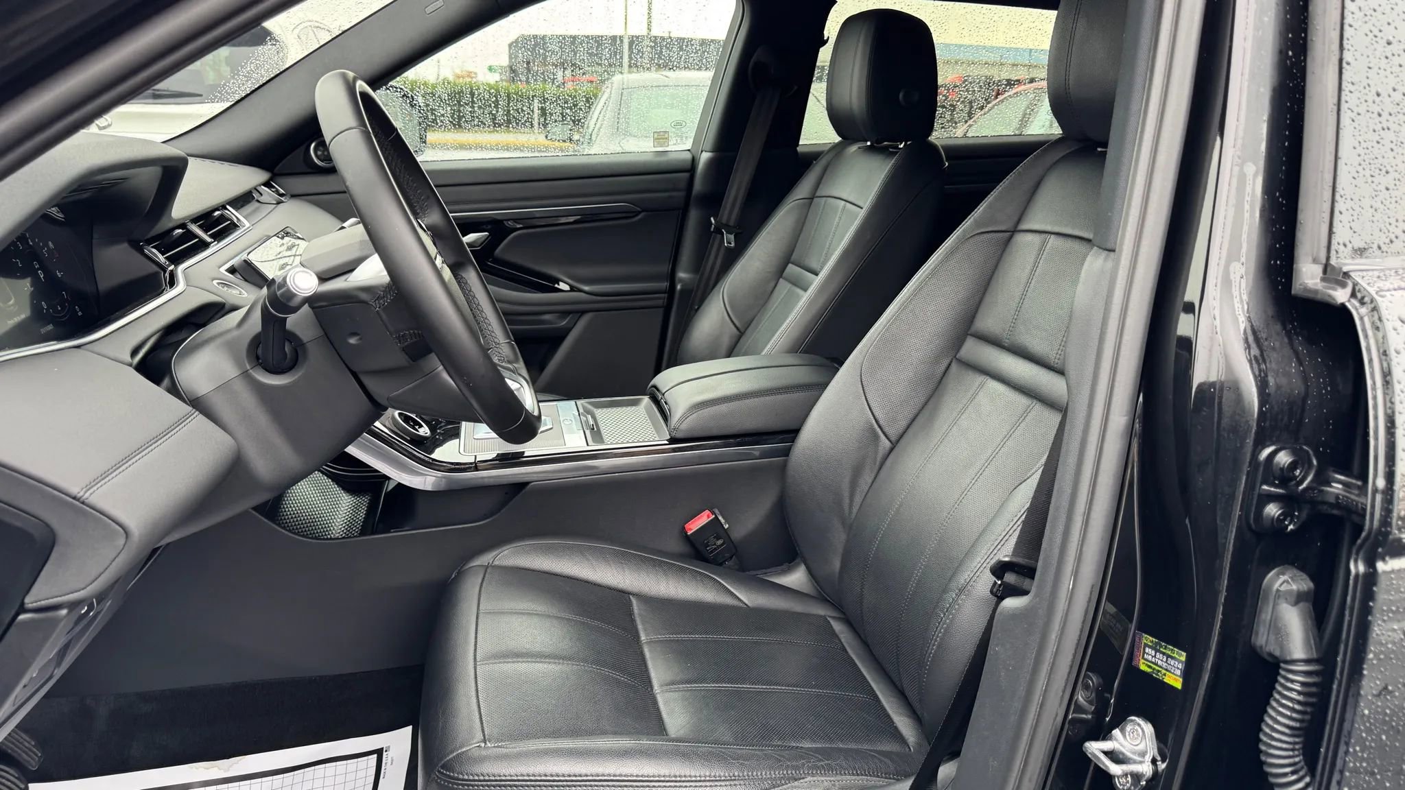 Used 2020 Land Rover Range Rover Evoque SE image 20