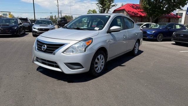 Used 2018 Nissan Versa SV FWD image 5