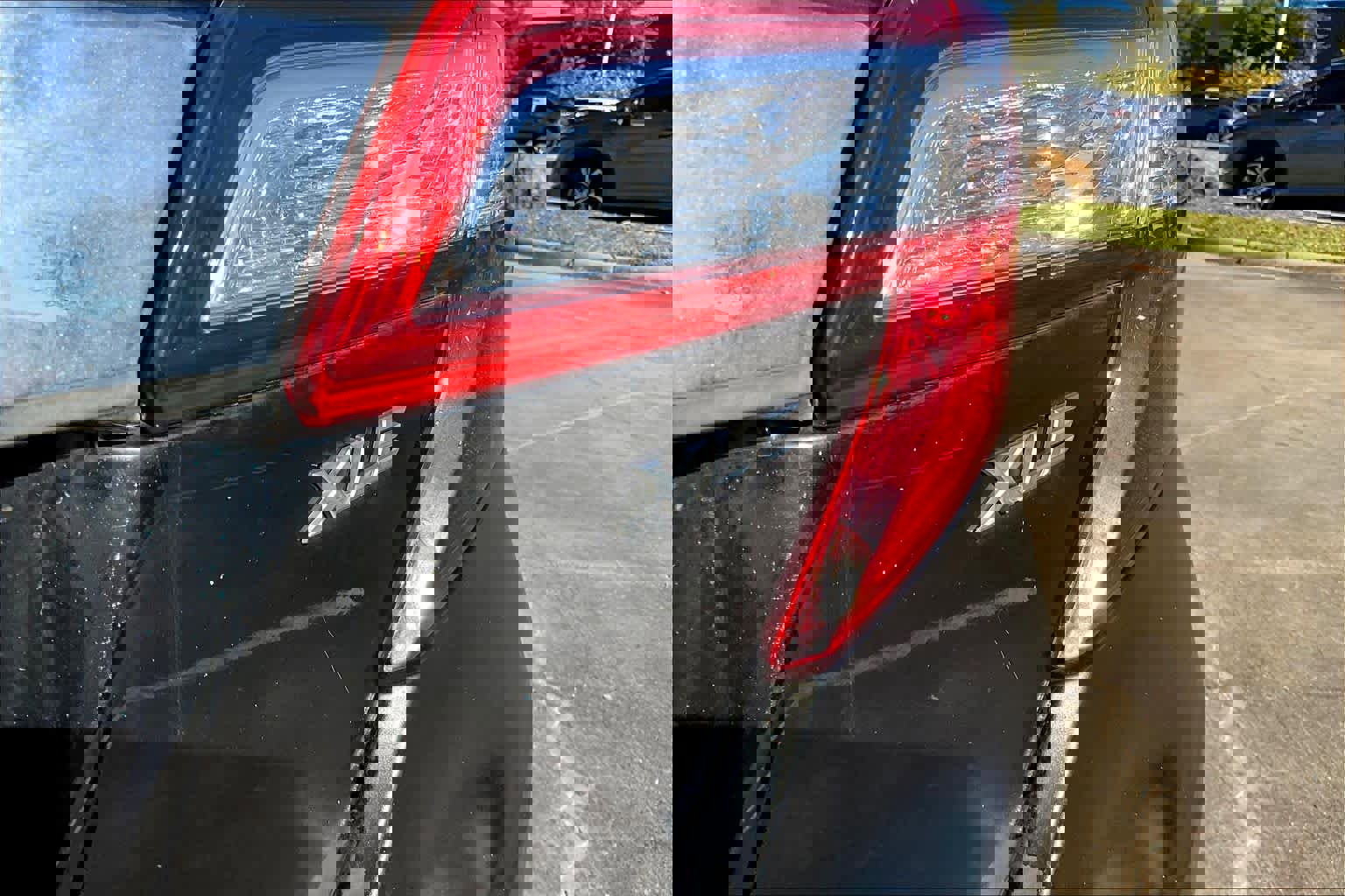 Used 2013 Toyota Camry L image 8