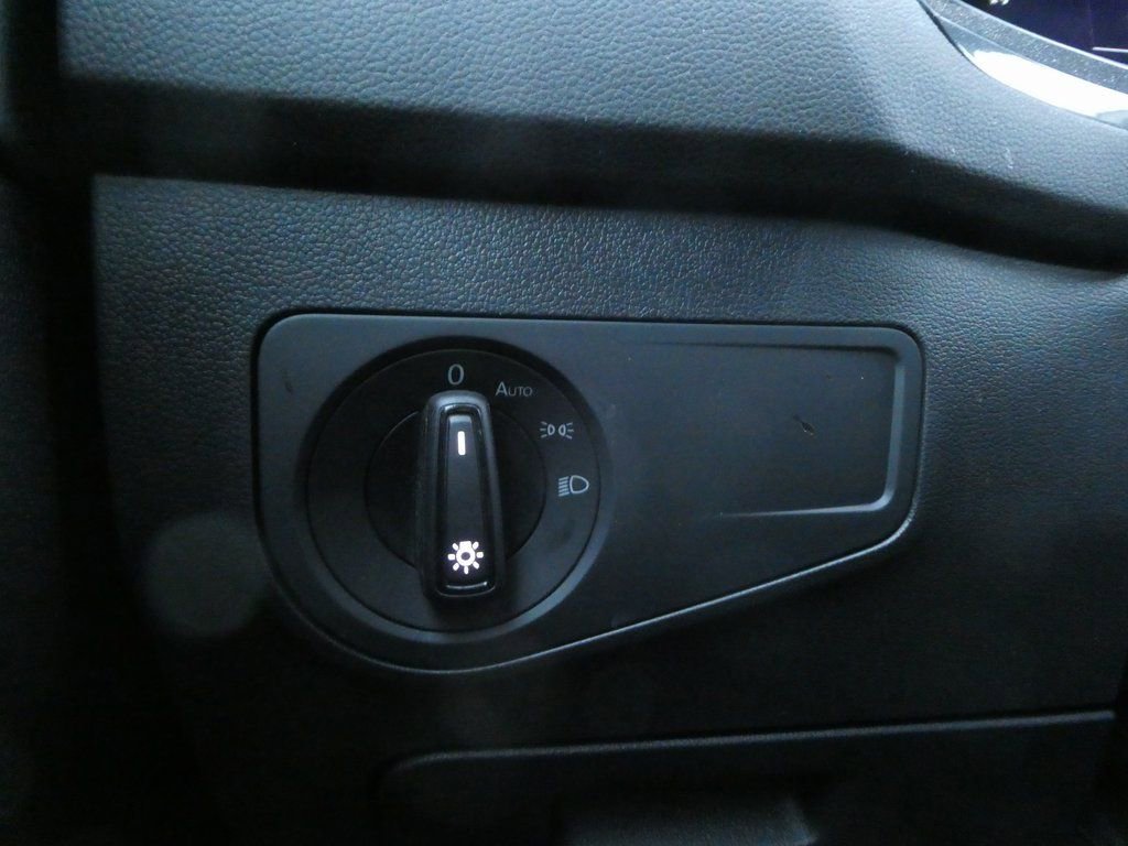 Used 2024 Volkswagen Tiguan S image 10