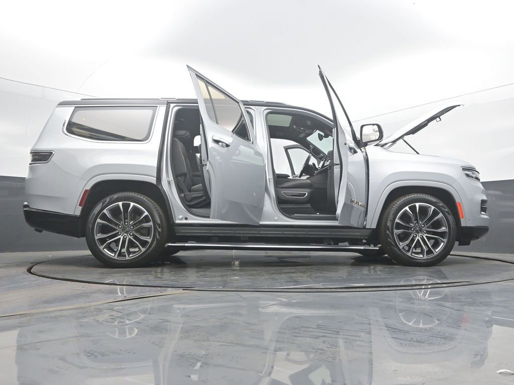 Used 2023 Jeep Grand Wagoneer Series III image 63