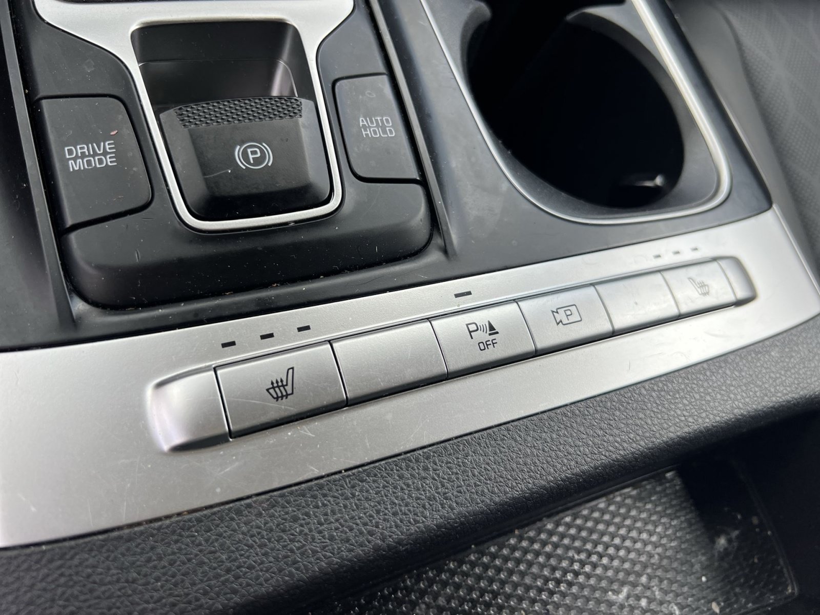 Used 2024 Kia Carnival LX FWD image 29