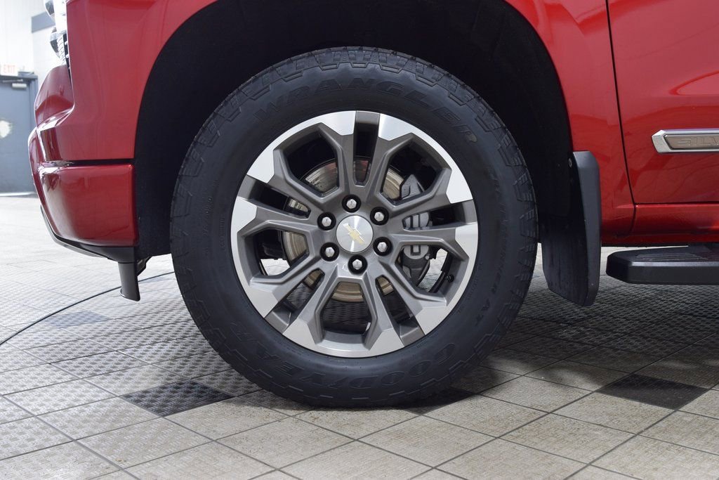 Used 2022 Chevrolet Silverado 1500 High Country image 21
