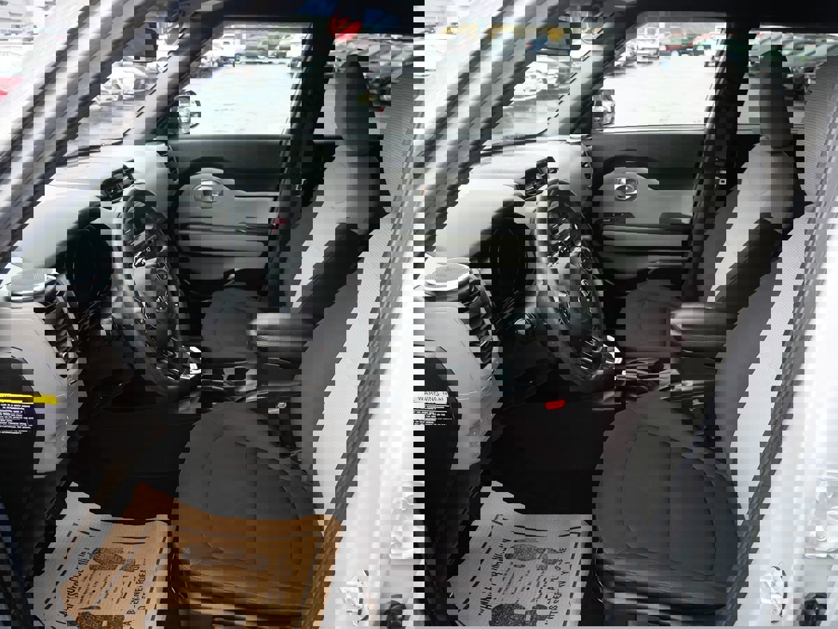 Used 2015 Kia Soul image 9