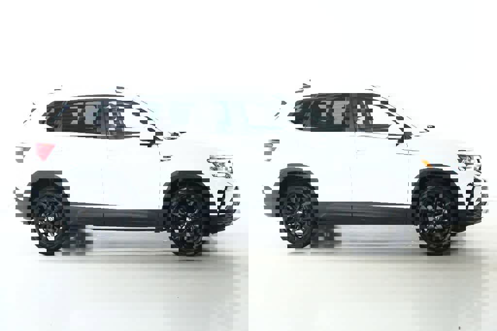 Certified 2022 Volkswagen Taos SE w/ Driver Assistance Package image 11