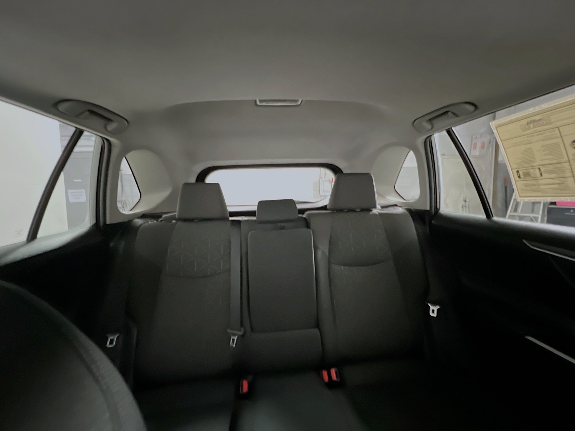 Used 2021 Toyota RAV4 XLE w/ Convenience Package FWD image 33
