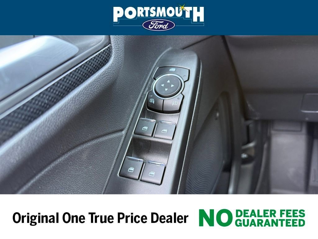 New 2025 Ford Escape ST-Line Elite w/ Class II Trailer Tow Package AWD/4WD image 30