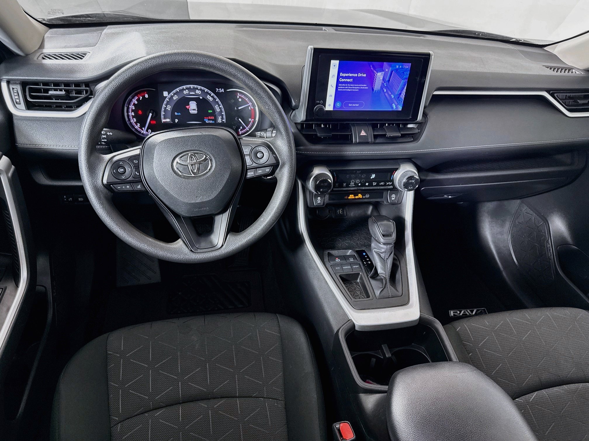 Certified 2024 Toyota RAV4 XLE FWD image 22