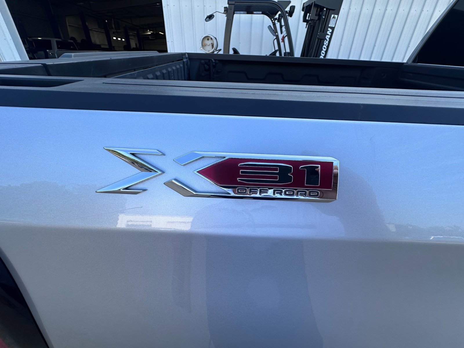 Used 2021 GMC Sierra 1500 SLT image 31