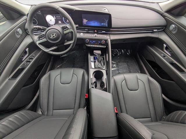 New 2025 Hyundai Elantra Limited image 3