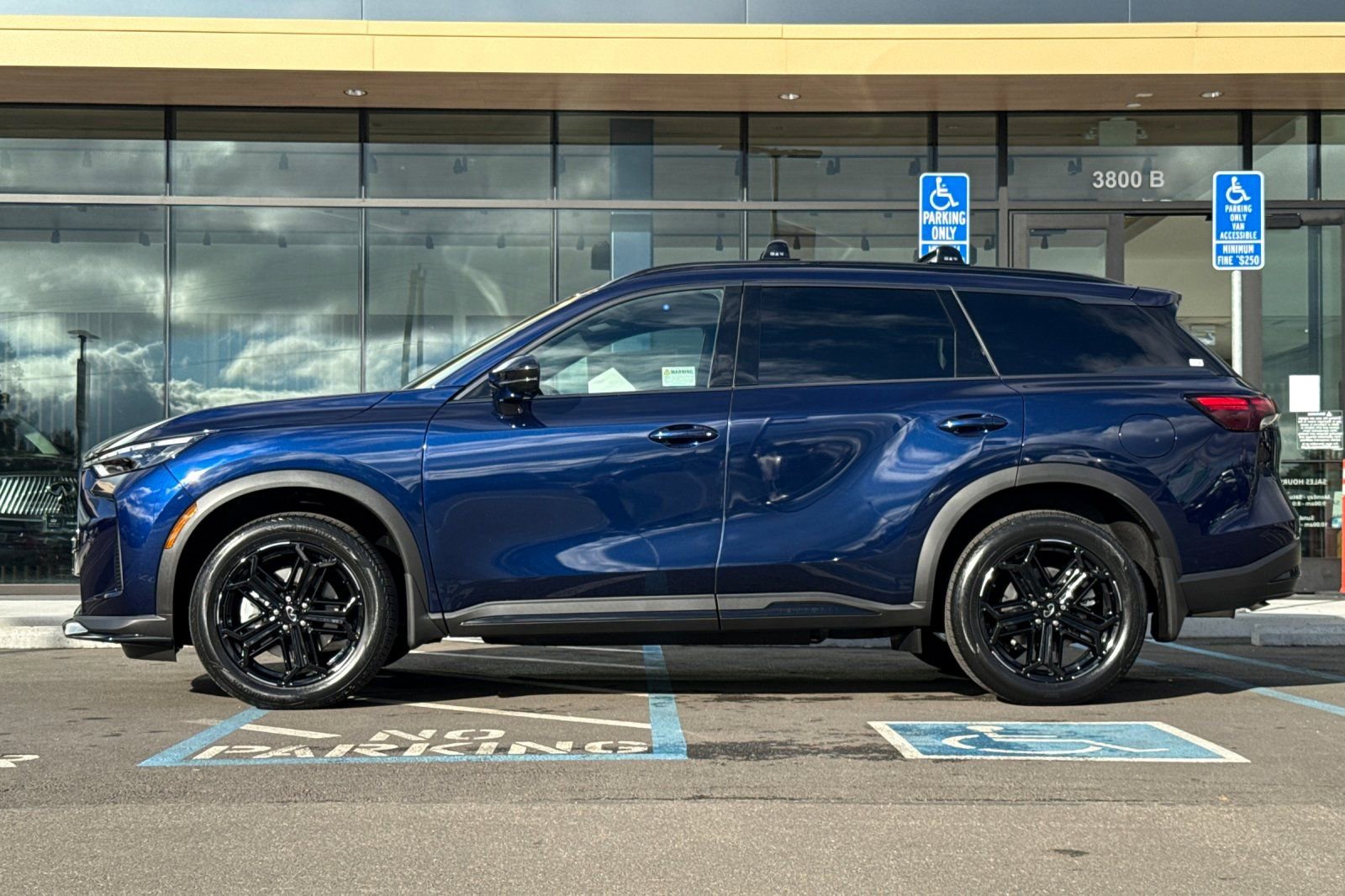 New 2026 INFINITI QX60 Sport w/ Dark Cargo Package image 2