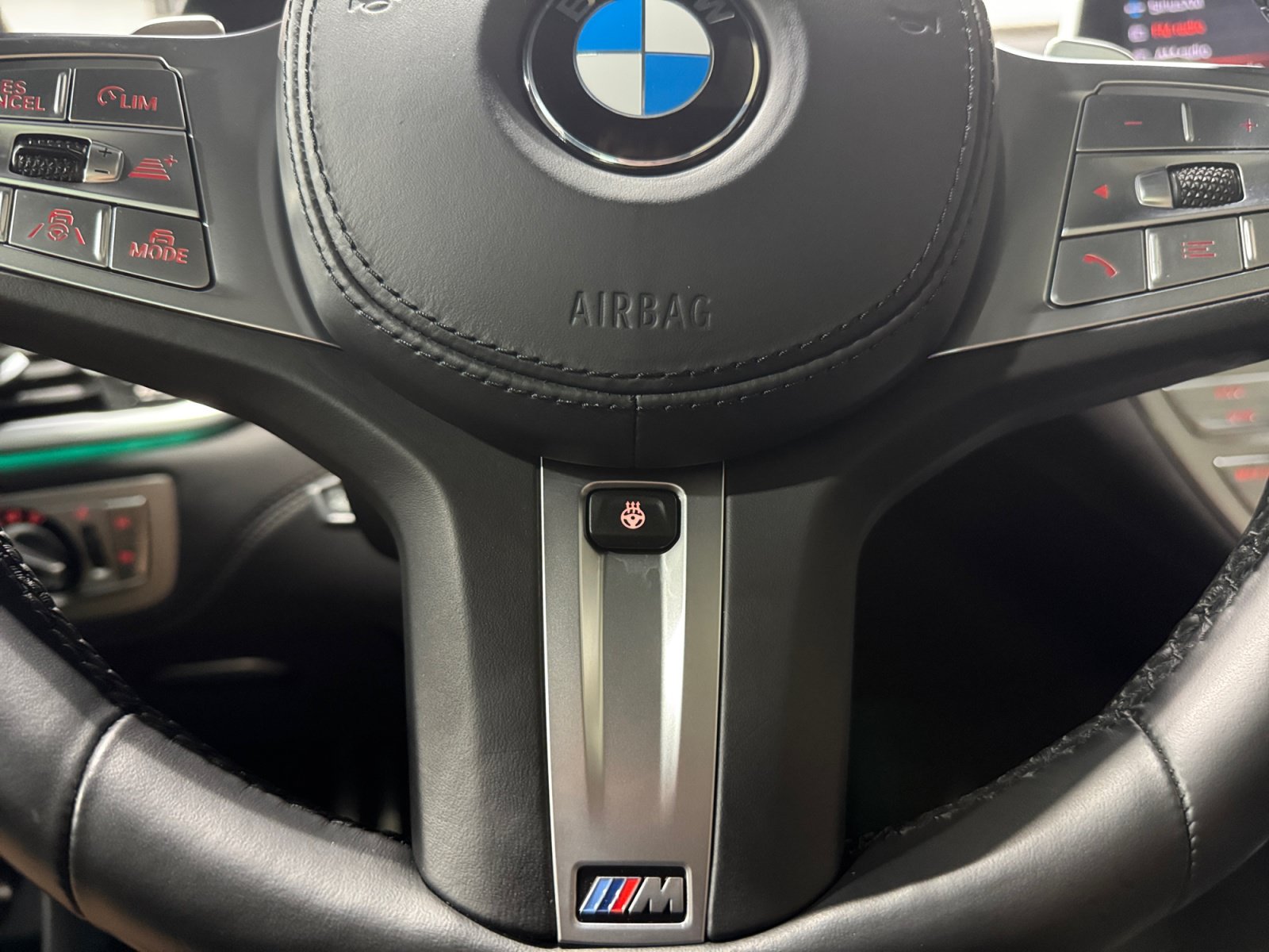 Used 2022 BMW 740i xDrive w/ M Sport Package AWD/4WD image 33