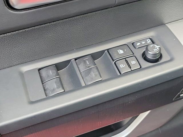Used 2025 Toyota Tundra Platinum AWD/4WD image 31