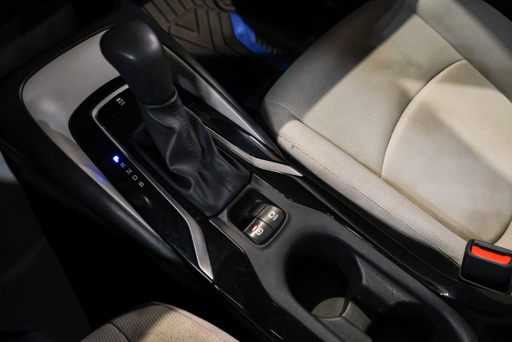 Used 2022 Toyota Corolla LE FWD image 23