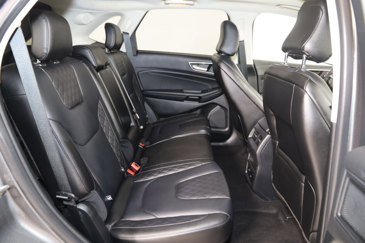 Used 2023 Ford Edge Titanium w/ Class II Trailer Tow Package AWD/4WD image 32