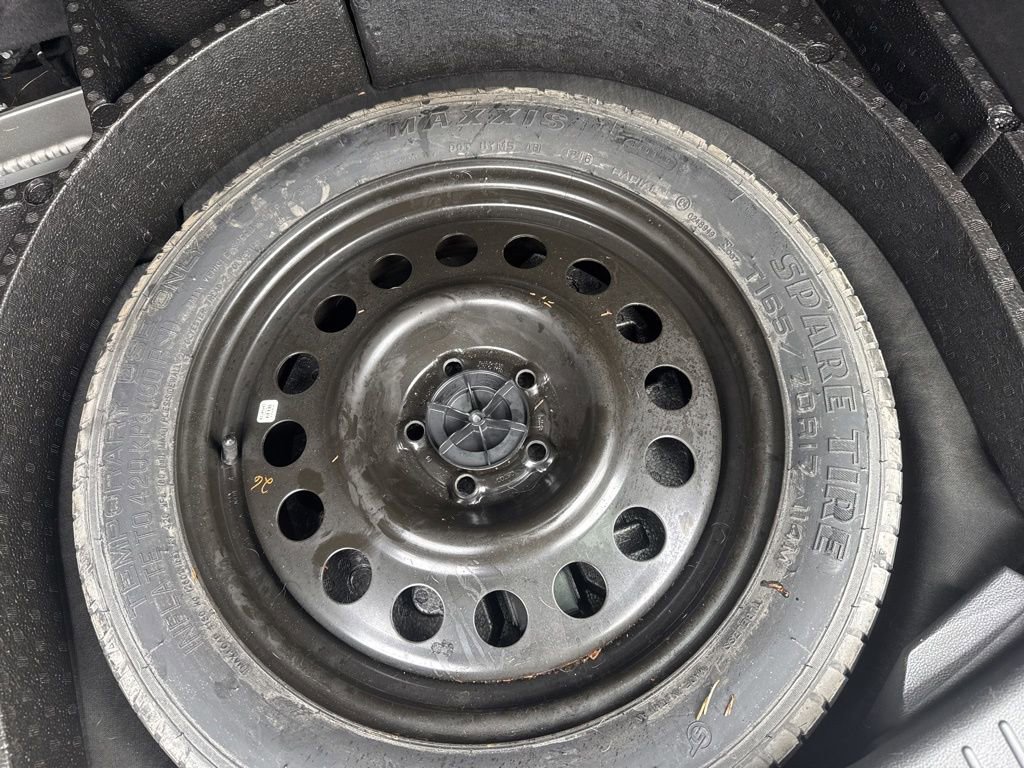 Used 2017 Ford Escape Titanium image 44