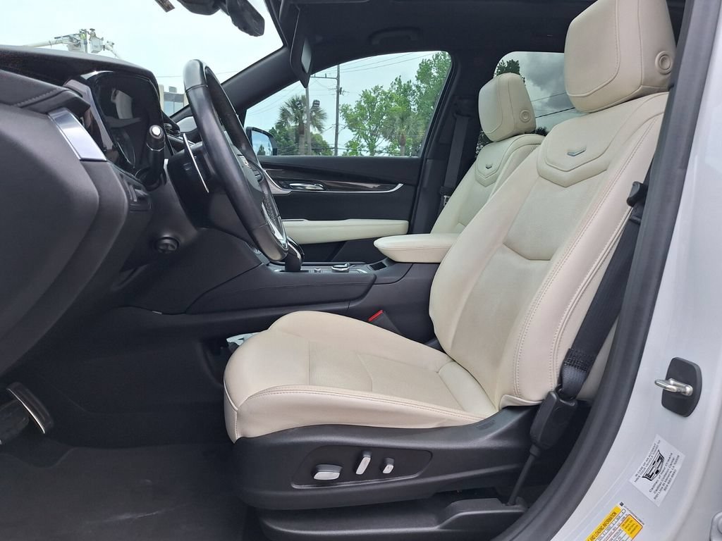 Used 2021 Cadillac XT6 Sport AWD/4WD image 16