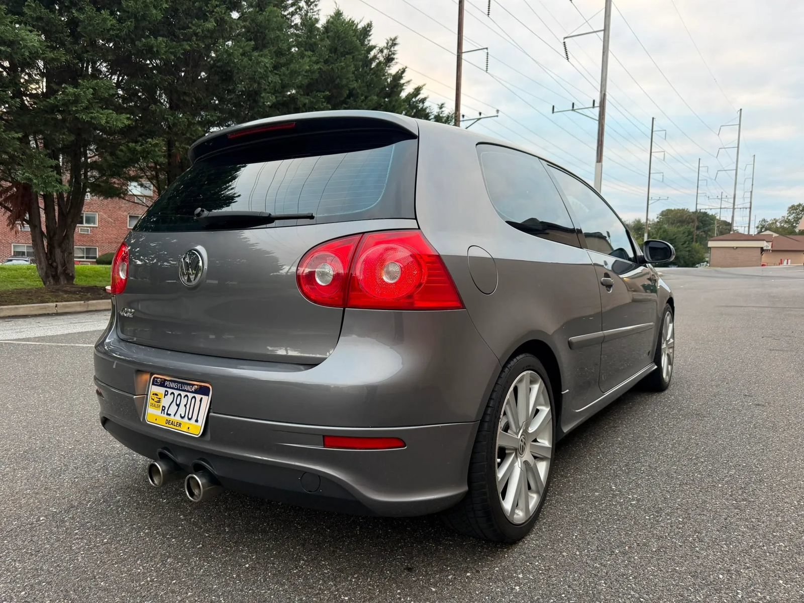 Used 2008 Volkswagen R32 AWD/4WD image 9