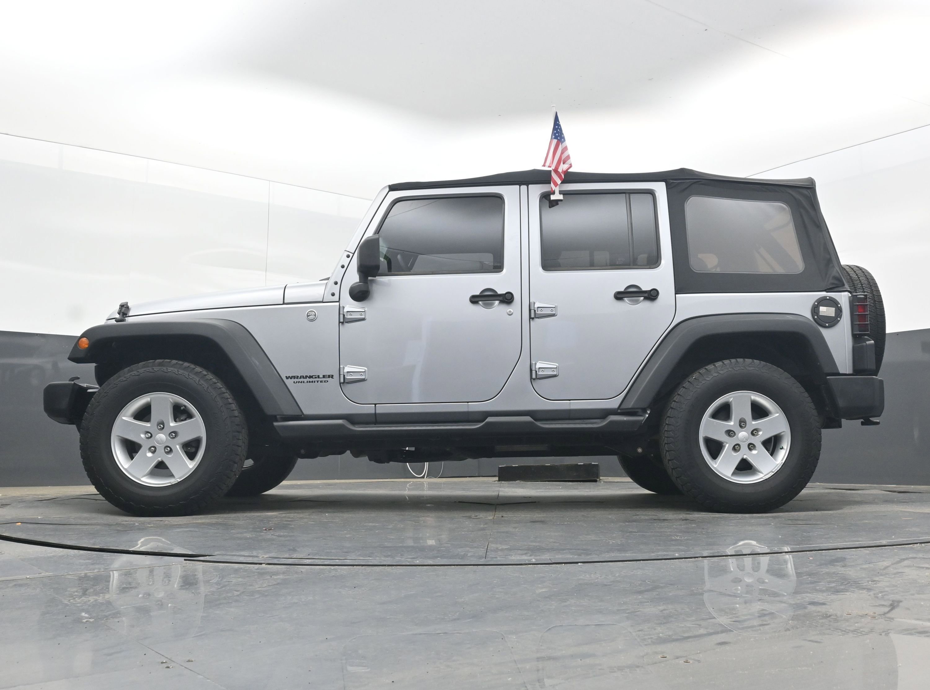 Used 2014 Jeep Wrangler Unlimited Sport w/ Max Tow Package AWD/4WD image 25