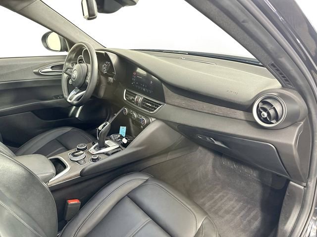 Used 2022 Alfa Romeo Giulia Ti AWD/4WD image 30