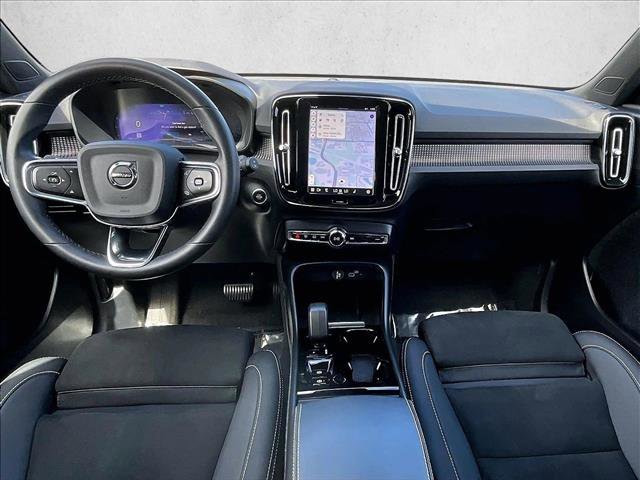Used 2024 Volvo XC40 B5 Plus AWD/4WD image 16