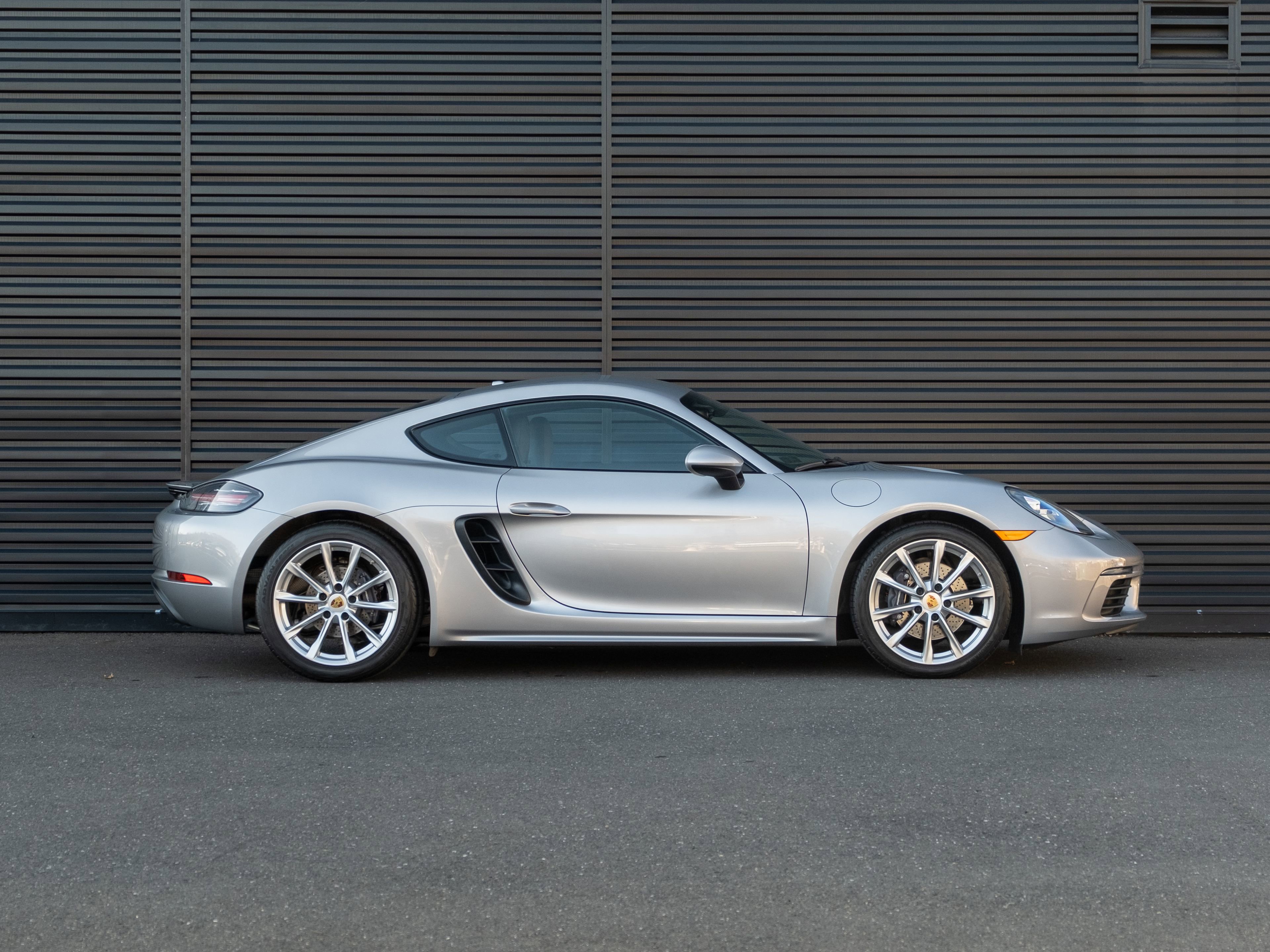 Certified 2018 Porsche 718 Cayman image 9