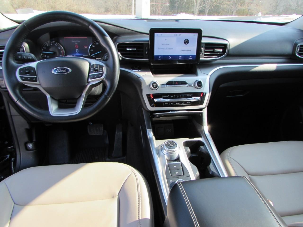 Used 2022 Ford Explorer XLT w/ Equipment Group 202A image 23