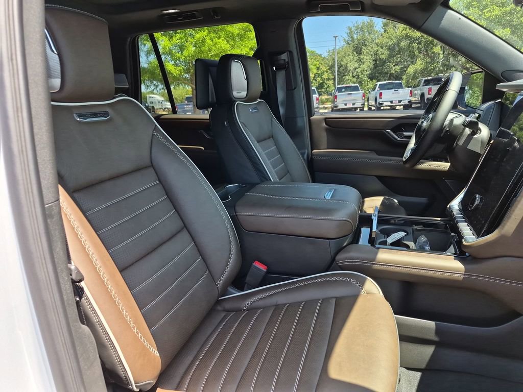 New 2026 GMC Yukon Denali Ultimate AWD/4WD image 43
