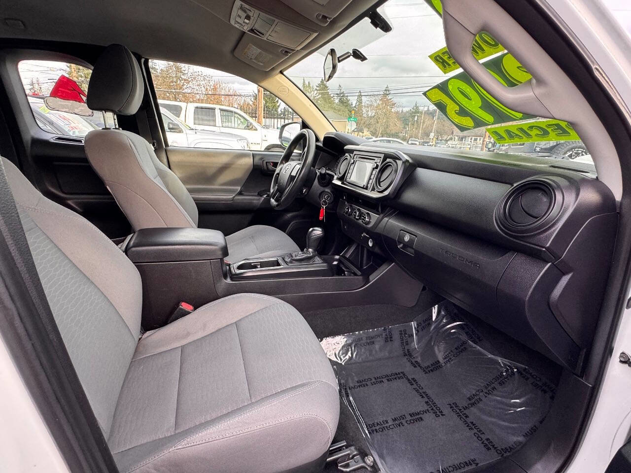 Used 2016 Toyota Tacoma SR image 35