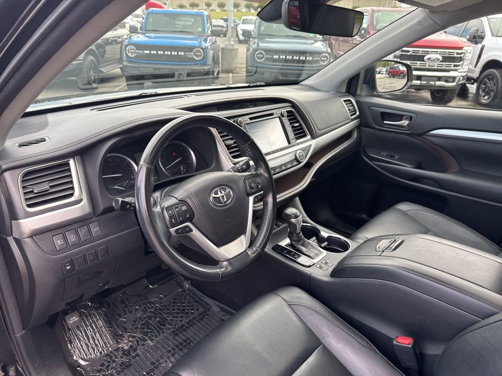 Used 2018 Toyota Highlander XLE image 11