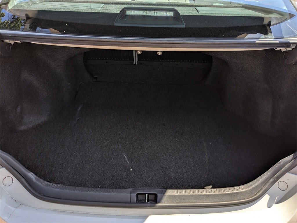 Used 2015 Toyota Camry image 14