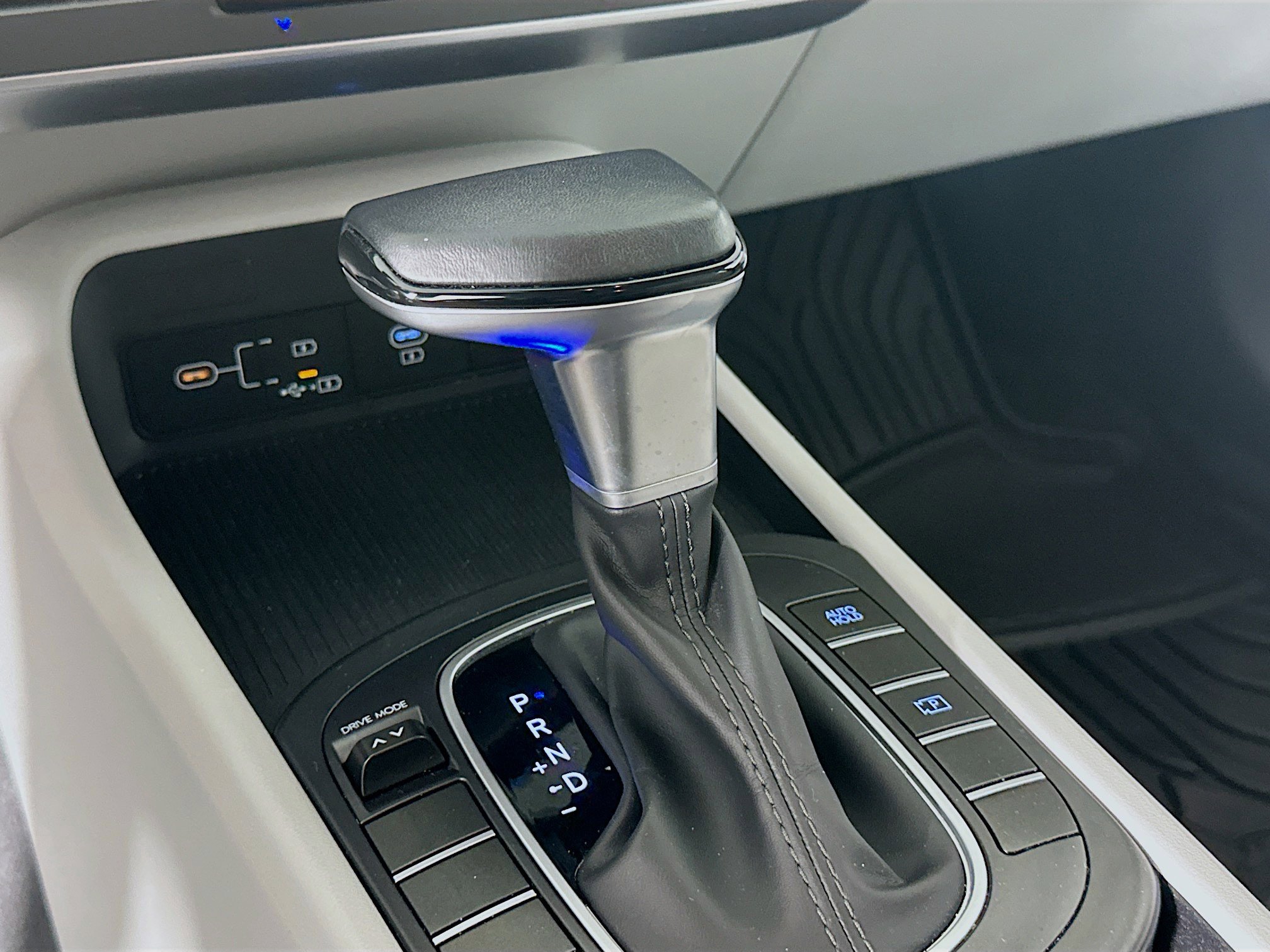 Used 2025 Hyundai Kona SEL image 25