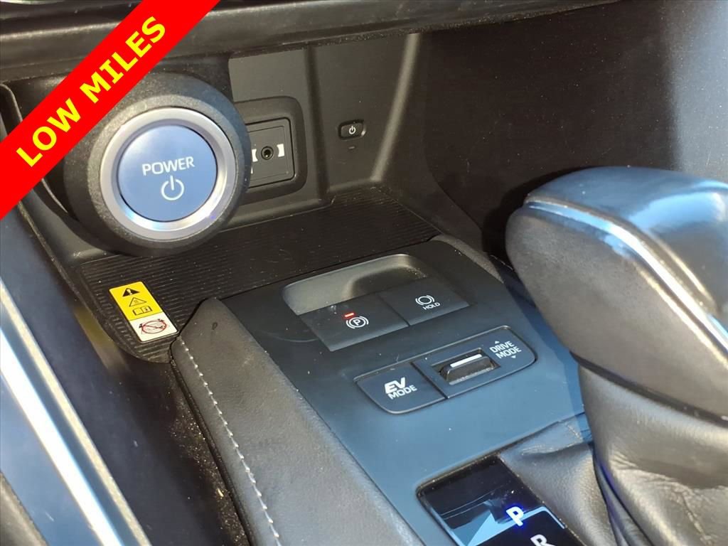 Used 2021 Toyota Venza LE w/ Carpet Mat Package (TMS) image 20