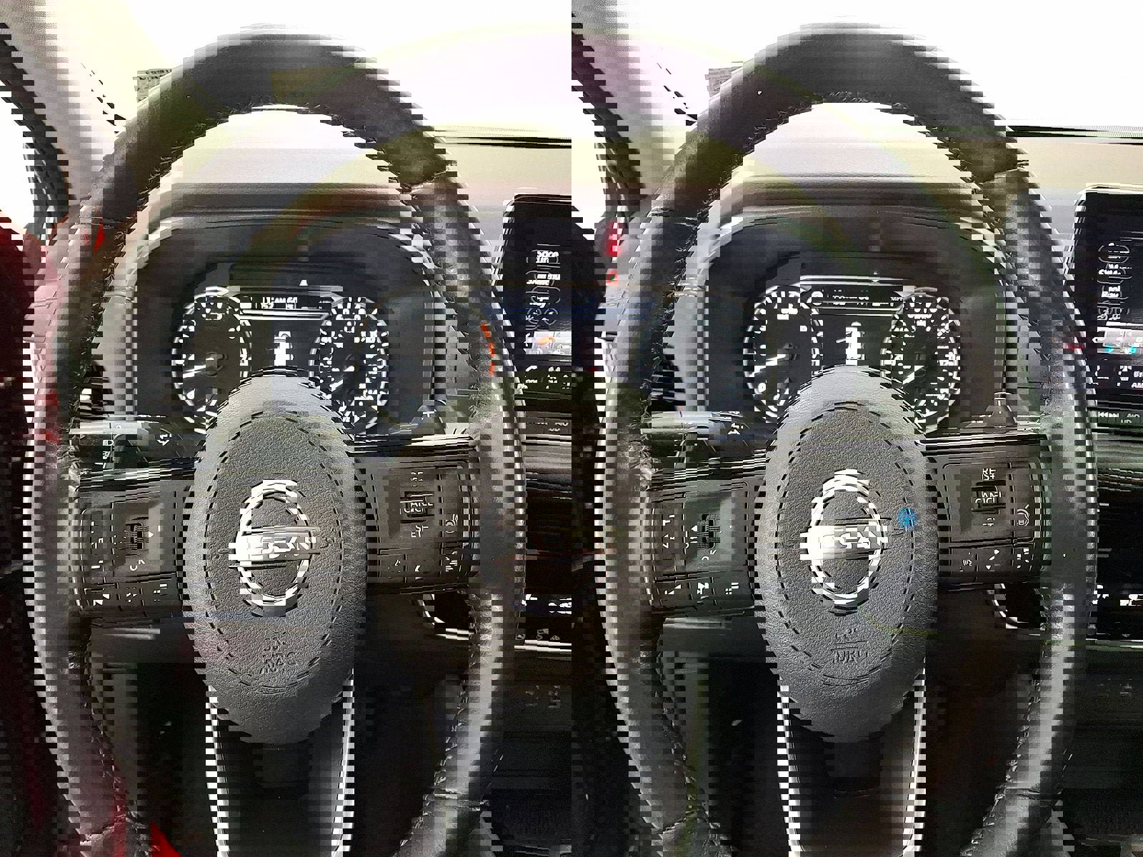 Used 2023 Nissan Rogue SV w/ SV Premium Package image 16