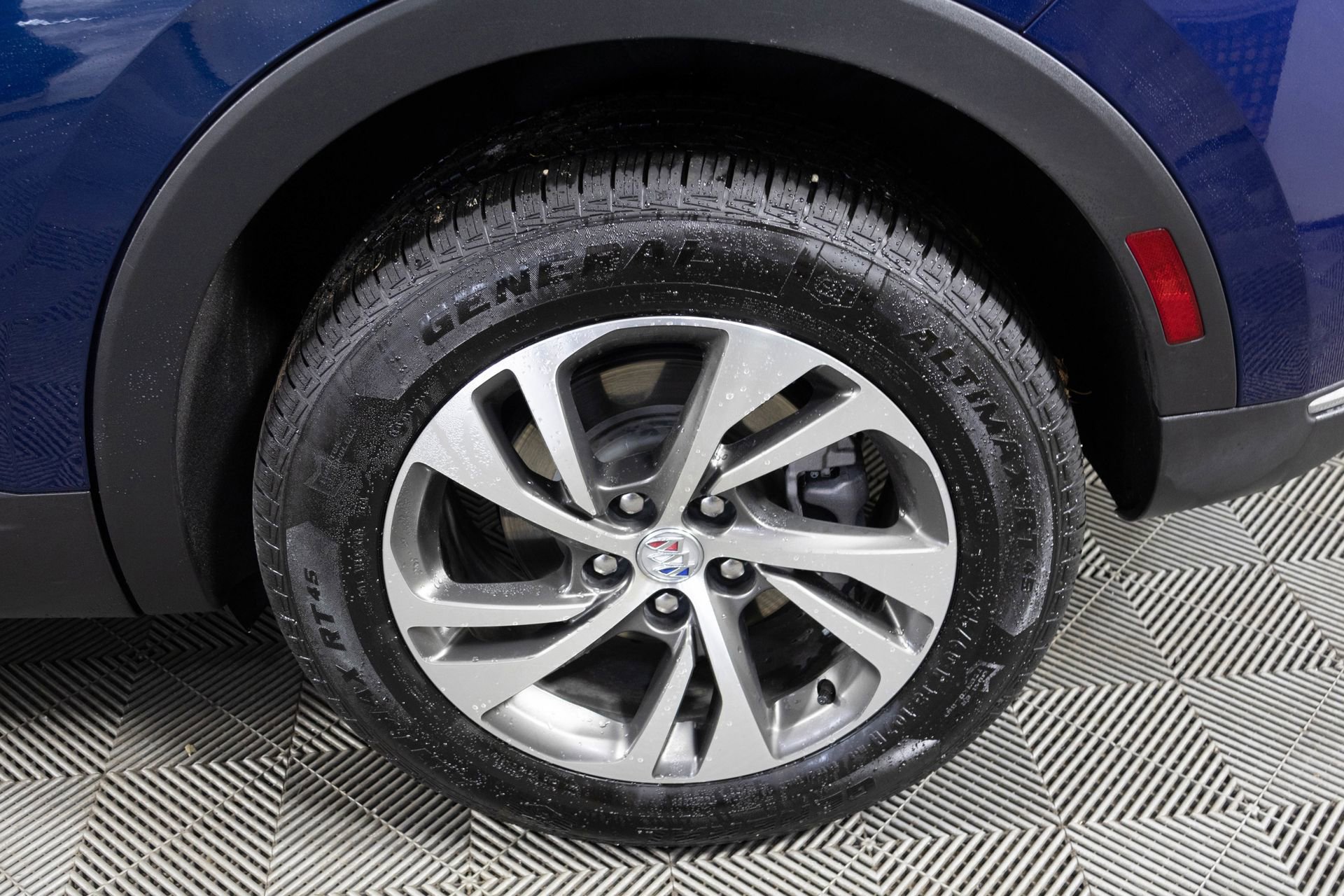 Used 2022 Buick Envision Essence w/ Safety Package image 45