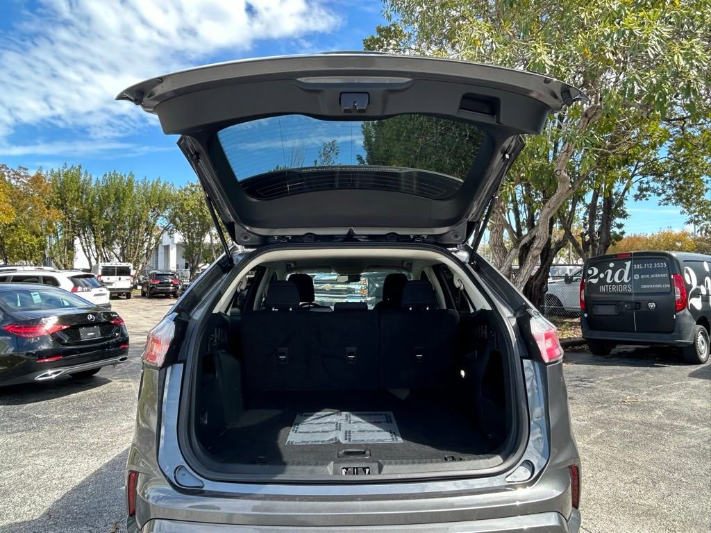 Used 2024 Ford Edge SE w/ Black Appearance Package image 37