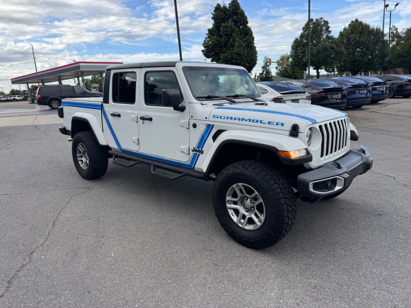 Used 2021 Jeep Gladiator Sport AWD/4WD image 7