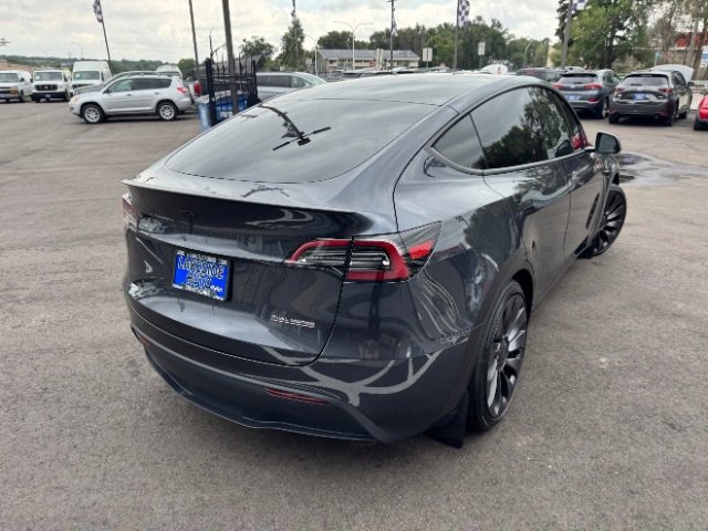 Used 2024 Tesla Model Y Performance image 5