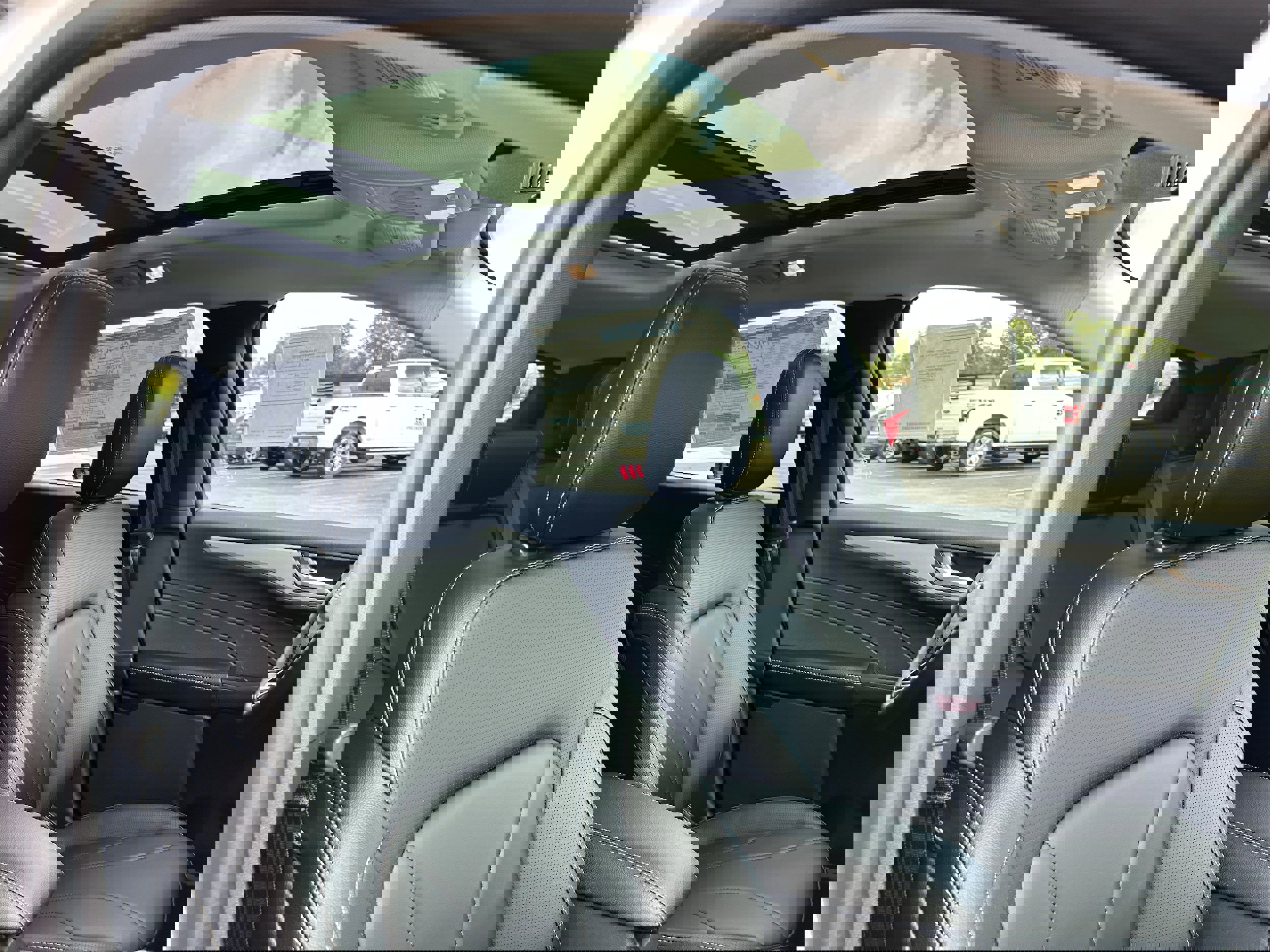 New 2025 Ford Escape SE w/ PHEV Premium Package FWD image 36