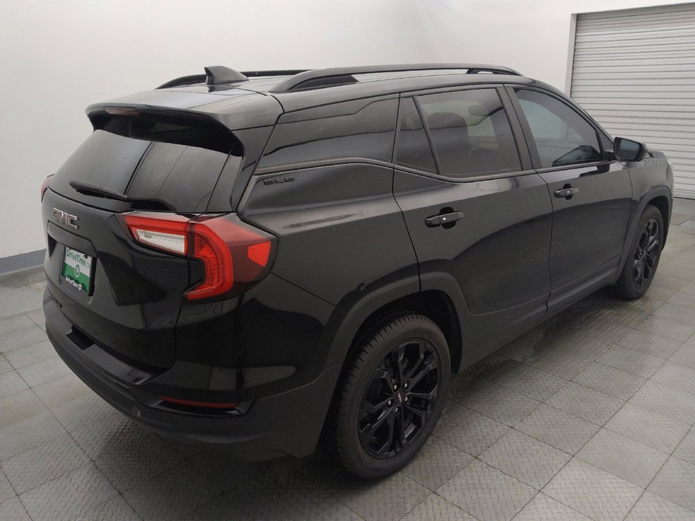 Used 2022 GMC Terrain SLE w/ Elevation Edition FWD image 9