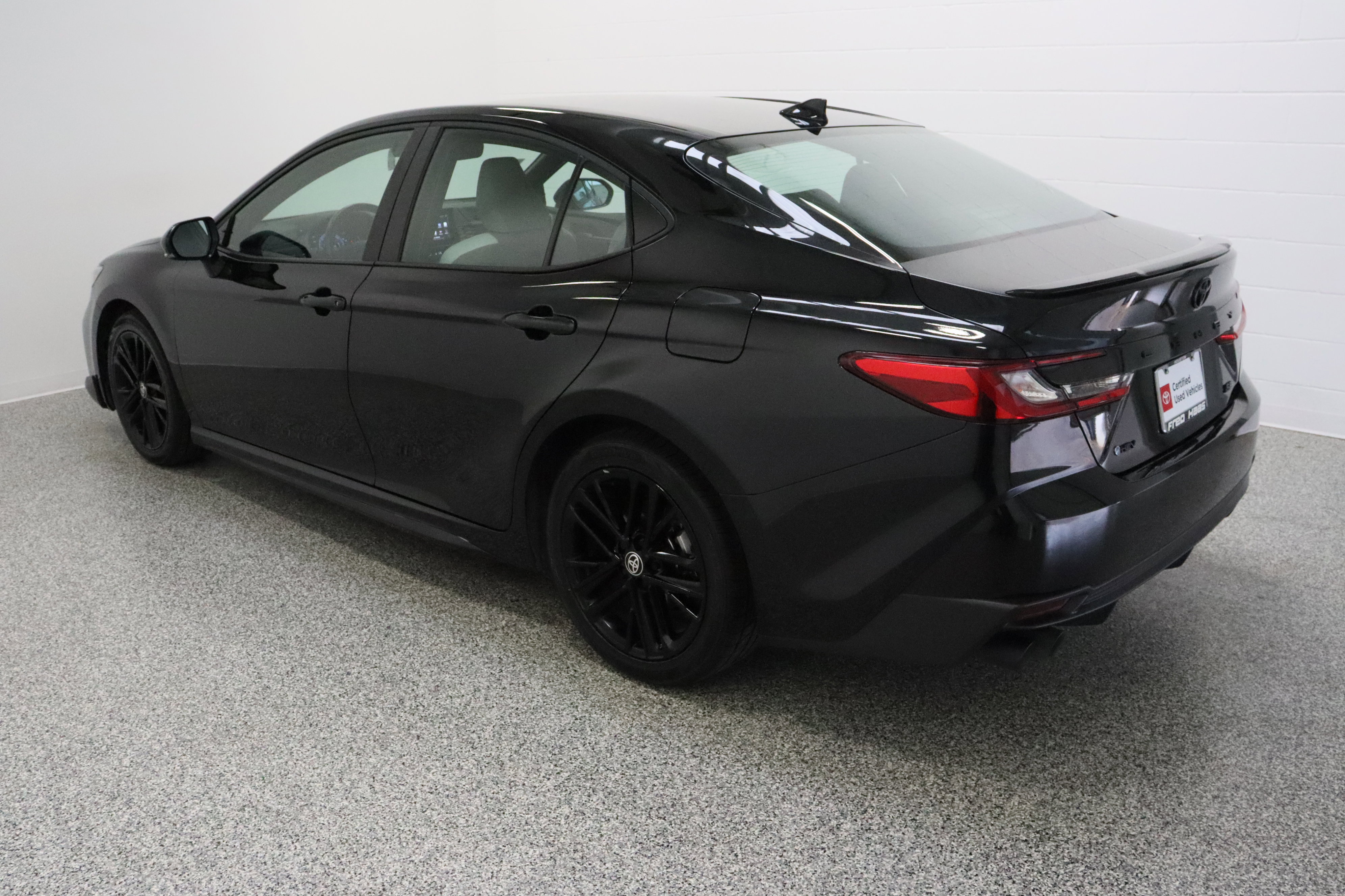 Certified 2025 Toyota Camry SE image 9