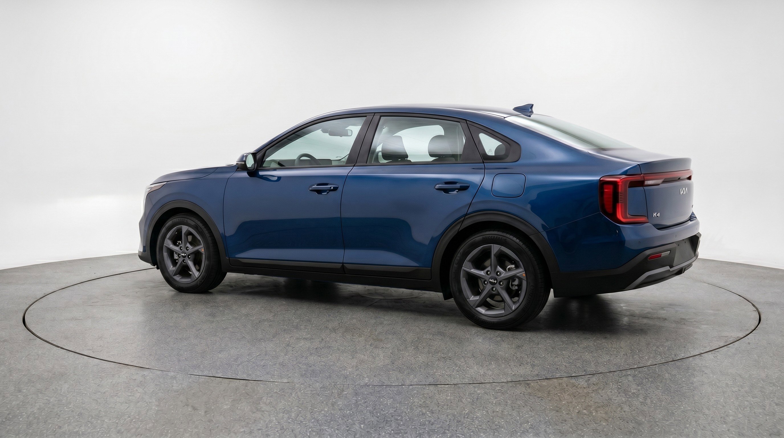 Used 2025 Kia K4 LXS image 6